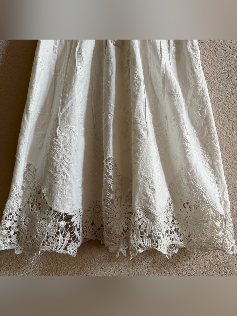 T Tahari Women Size 6 Shirt Dress White Collared Sleeveless Cotton Lace Trim - Picture 3 of 9